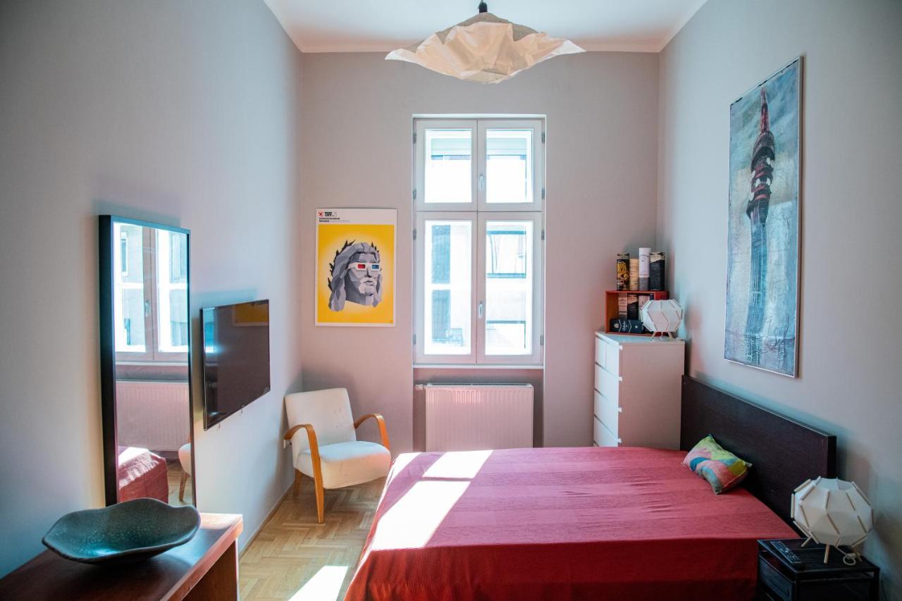 בודפשט Stylishly Redecorated Apartment In Great Location מראה חיצוני תמונה